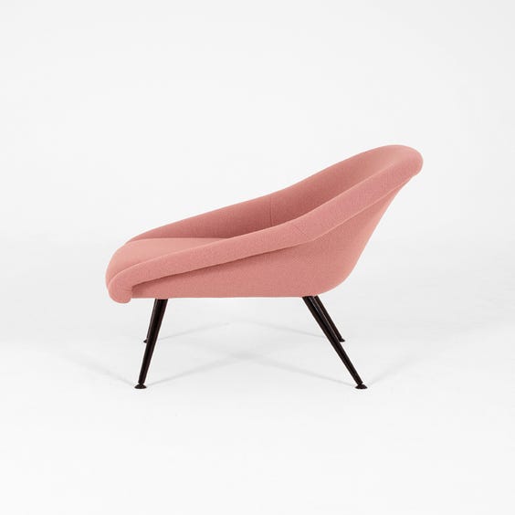 image of Midcentury dusky pink chair