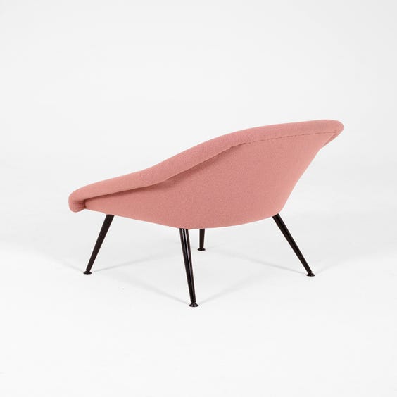 image of Midcentury dusky pink chair