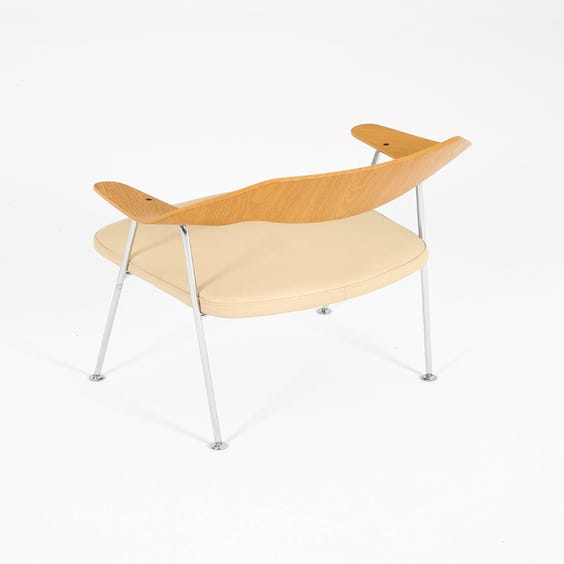 image of Robin Day cream leather chair