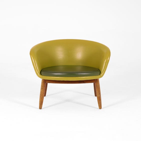 image of Avocado vinyl tub chair