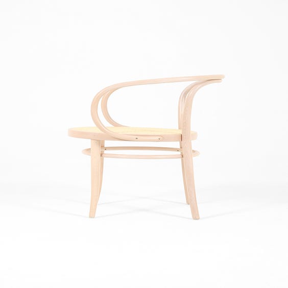 image of Nude 209 Thonet bentwood carver