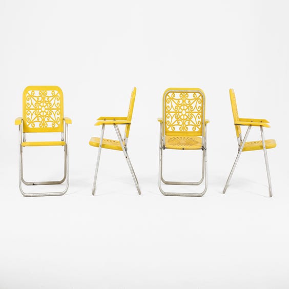 image of American lemon yellow deck chair