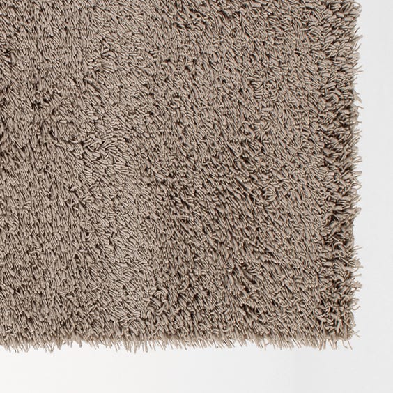 image of Pale khaki shag pile wool rug