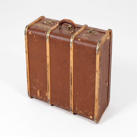 image of Vintage brown ribbed suitcase