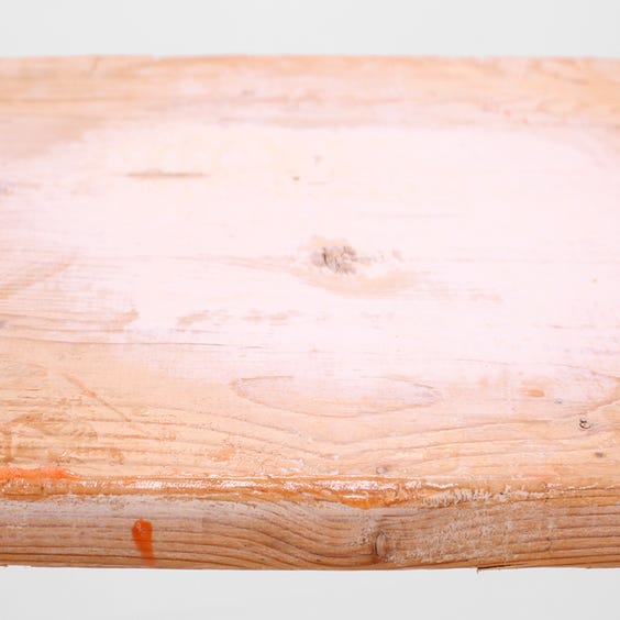 image of Narrow wooden pizza board surface